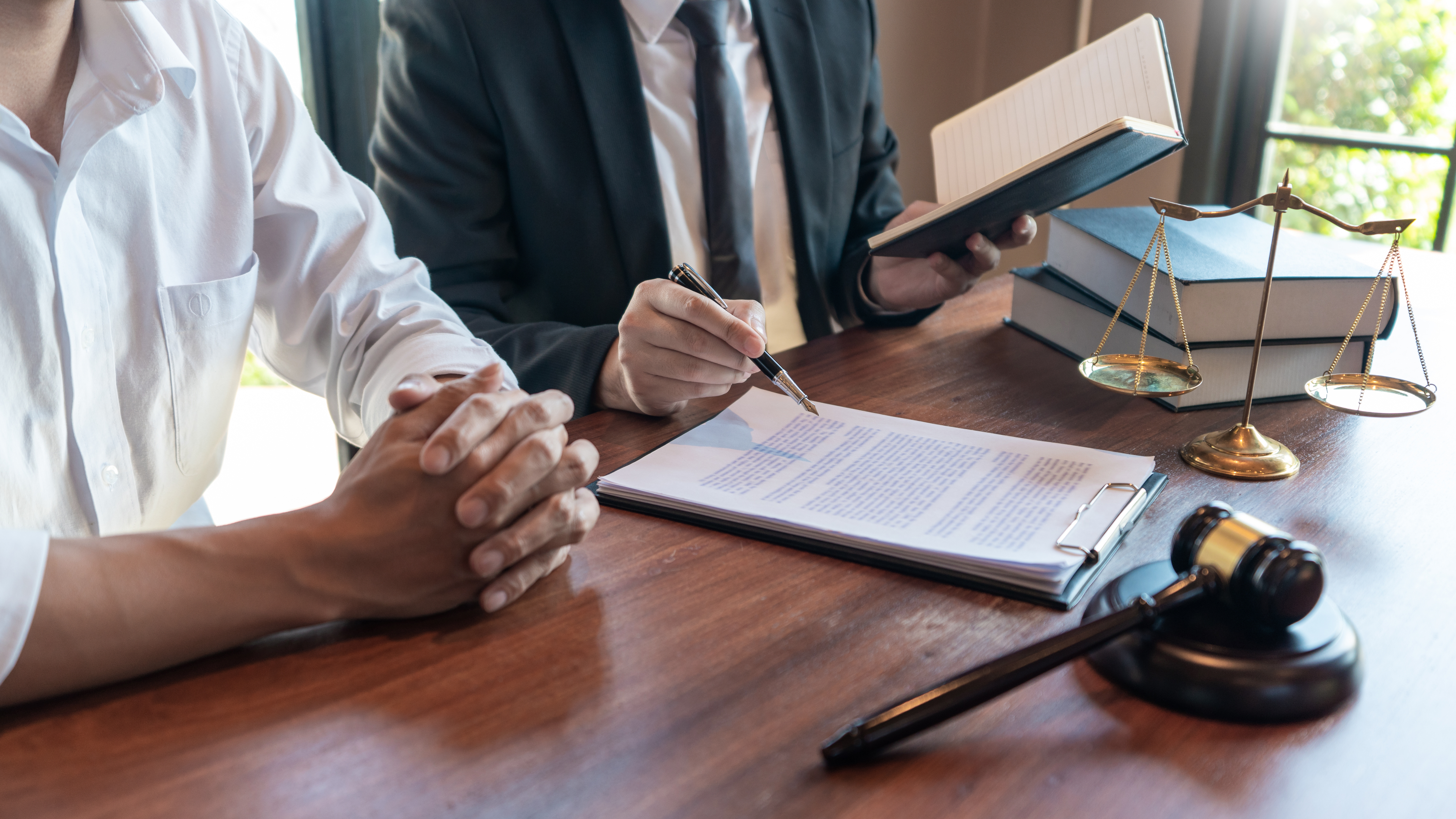 Profissional em ambiente corporativo